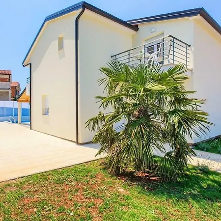 Sanja Villa *